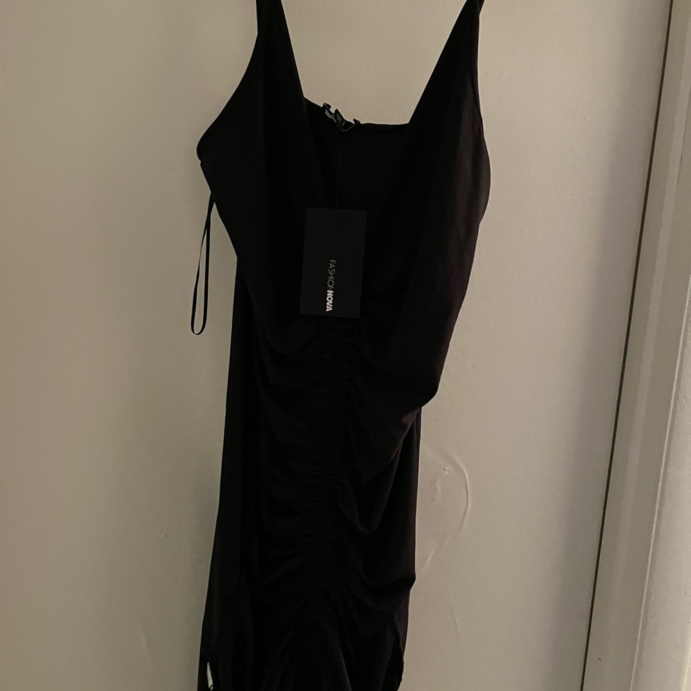 FashionNova Shanghai Ruched Dress - size large - NWT- black
